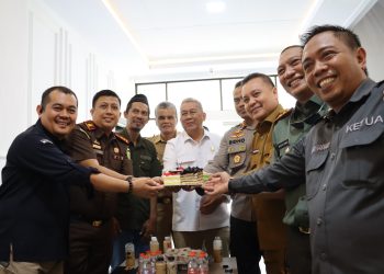 Pastikan Pelaksanaan Pilkada Berjalan Lancar, Pj Bupati Wajo Kunjungi Posko Paslon